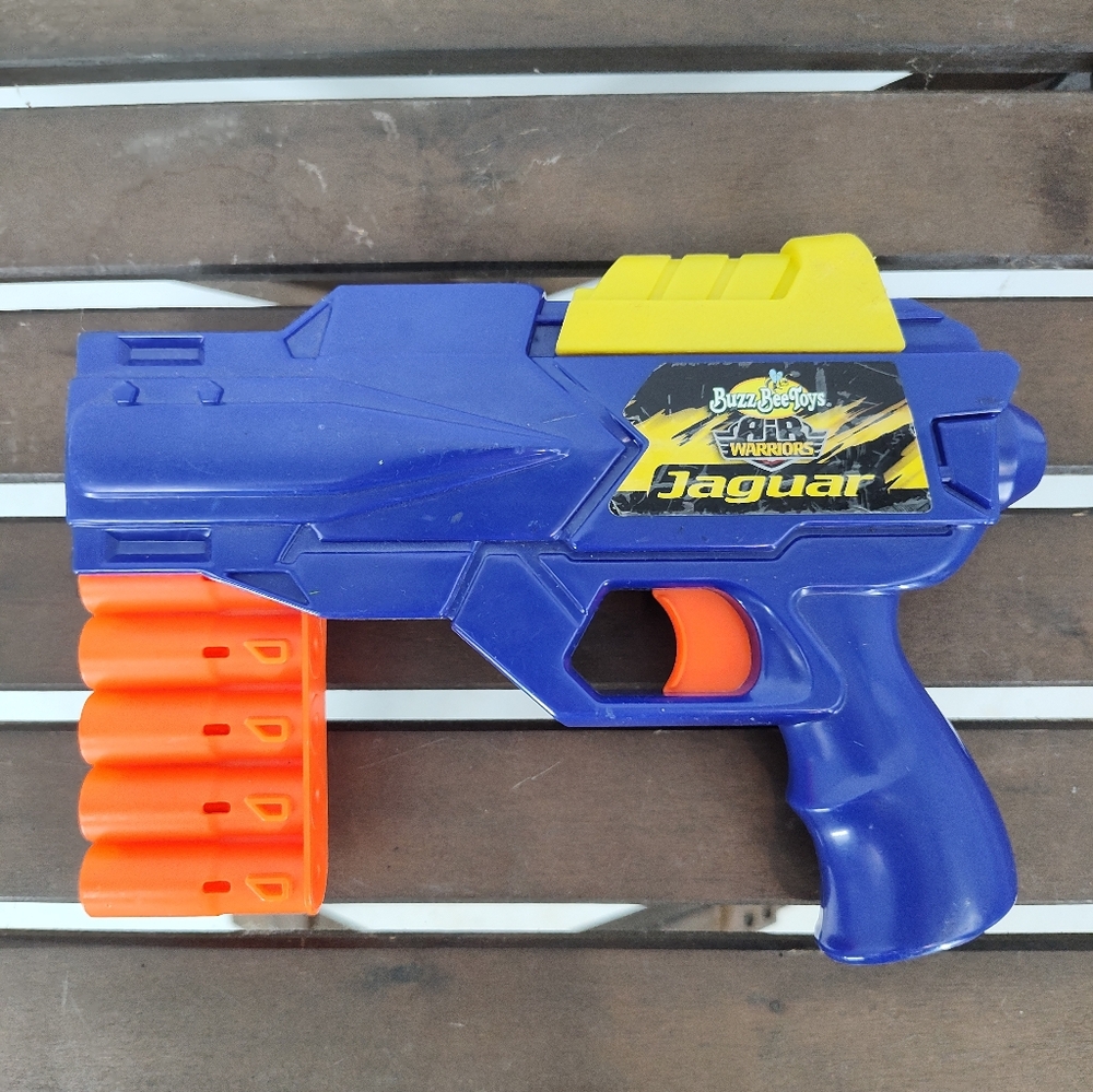 BuzzBeeToys Air Warriors Jaguar Blaster - Blue and Orange